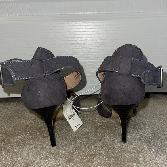 NY & CO Strapped Around Foot/Ankle Heels - Picture 4 of 6